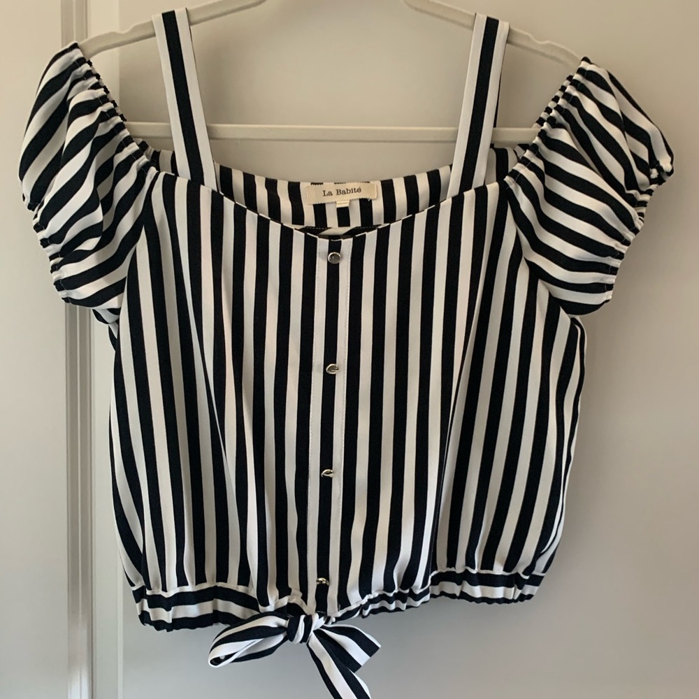 Drop shoulder chiffon crop top